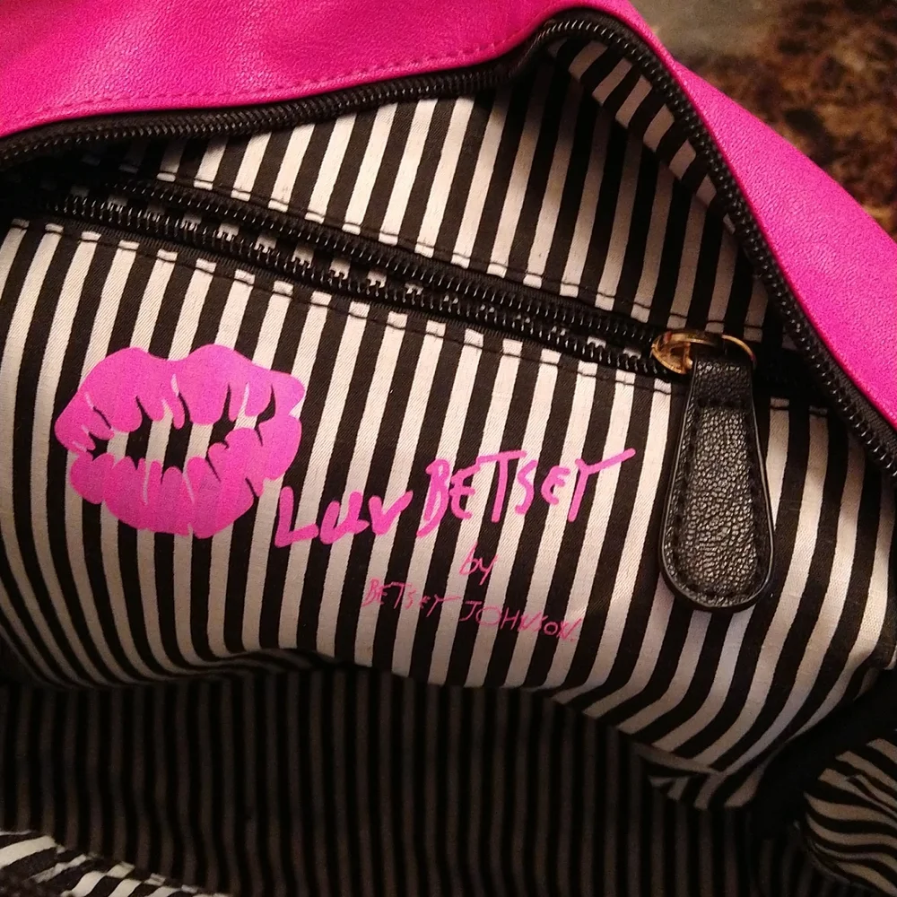 Backpack - Picture 2 of 4